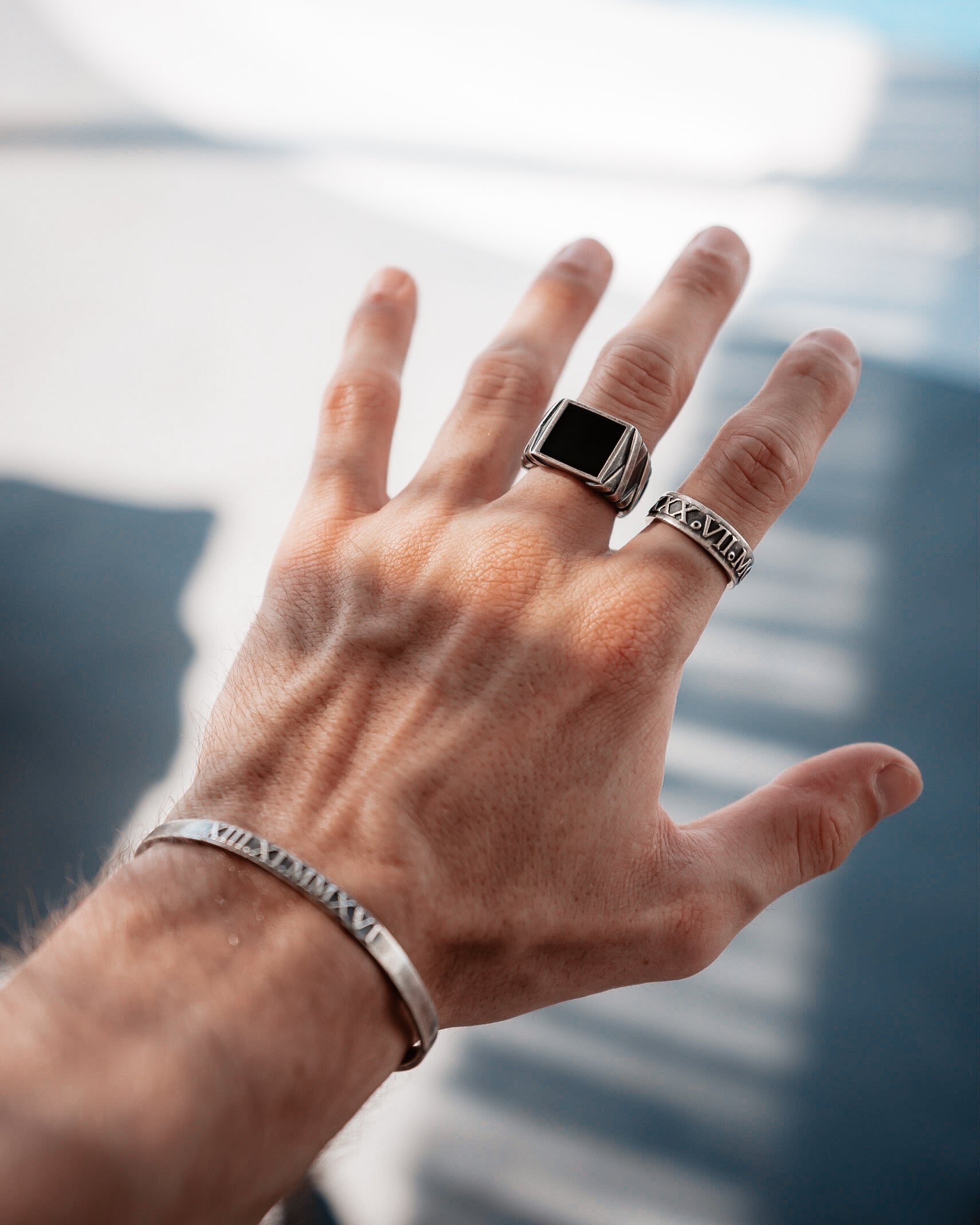 Ring 925/- Sterling Silber matt-oxidiert mit Spinell