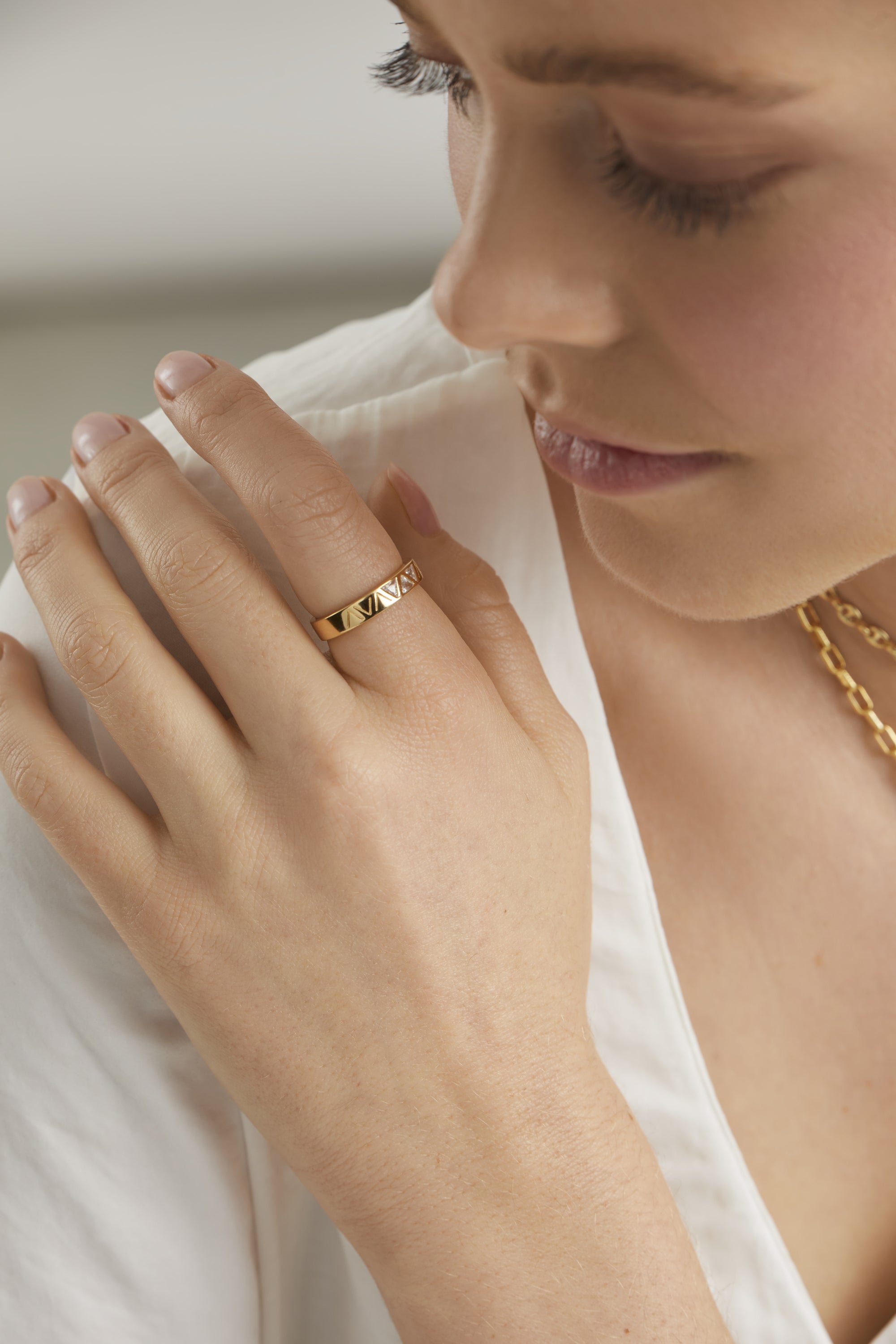 Ring 925 Sterling Silber gelb vergoldet mit Zirkonia Dreiecken