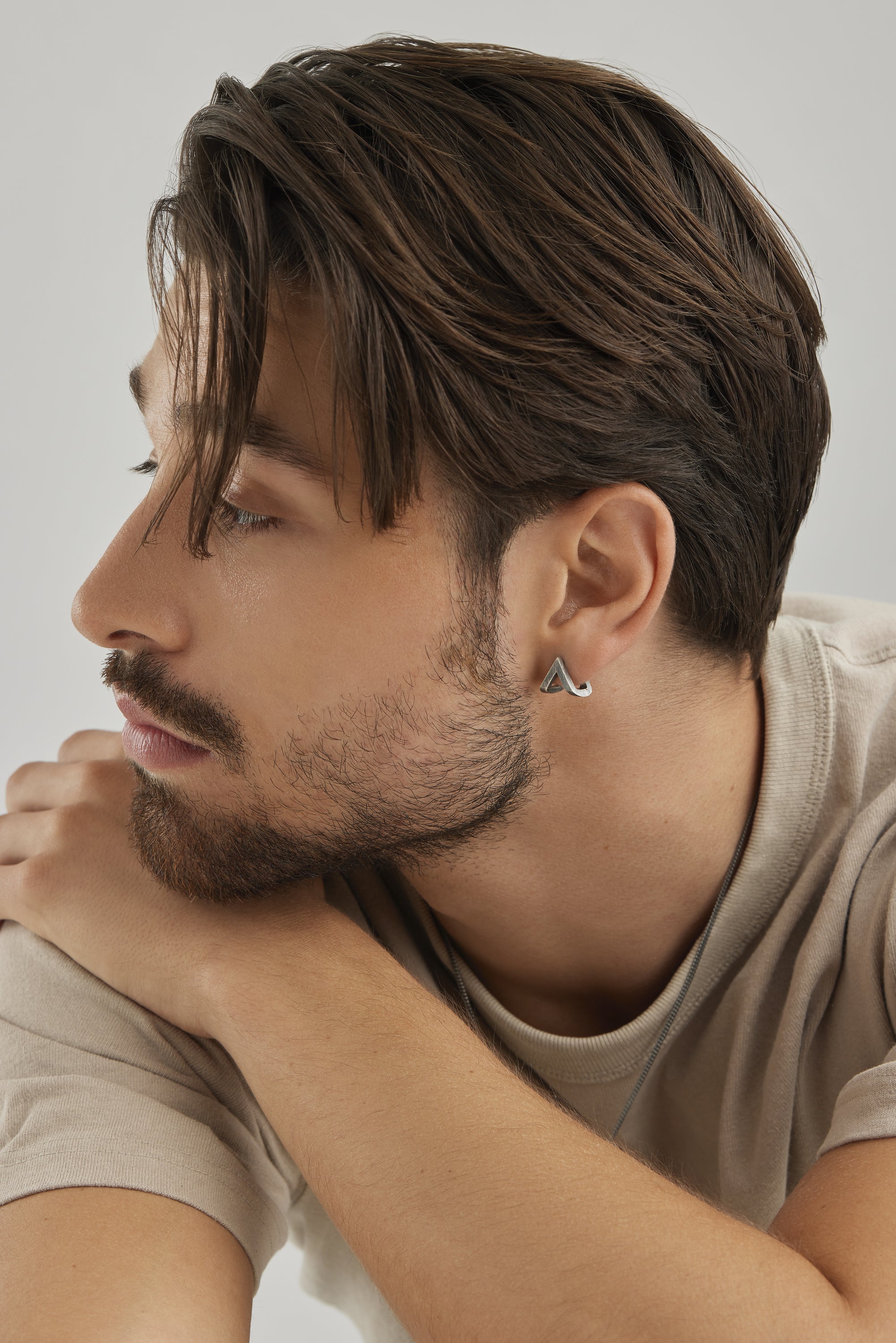 Single Ohrring Silber 925 rhodiniert oxidiert Dreieck