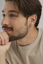 Single-Ohrring 925 Sterling Silber rhodinert matt oxidiert