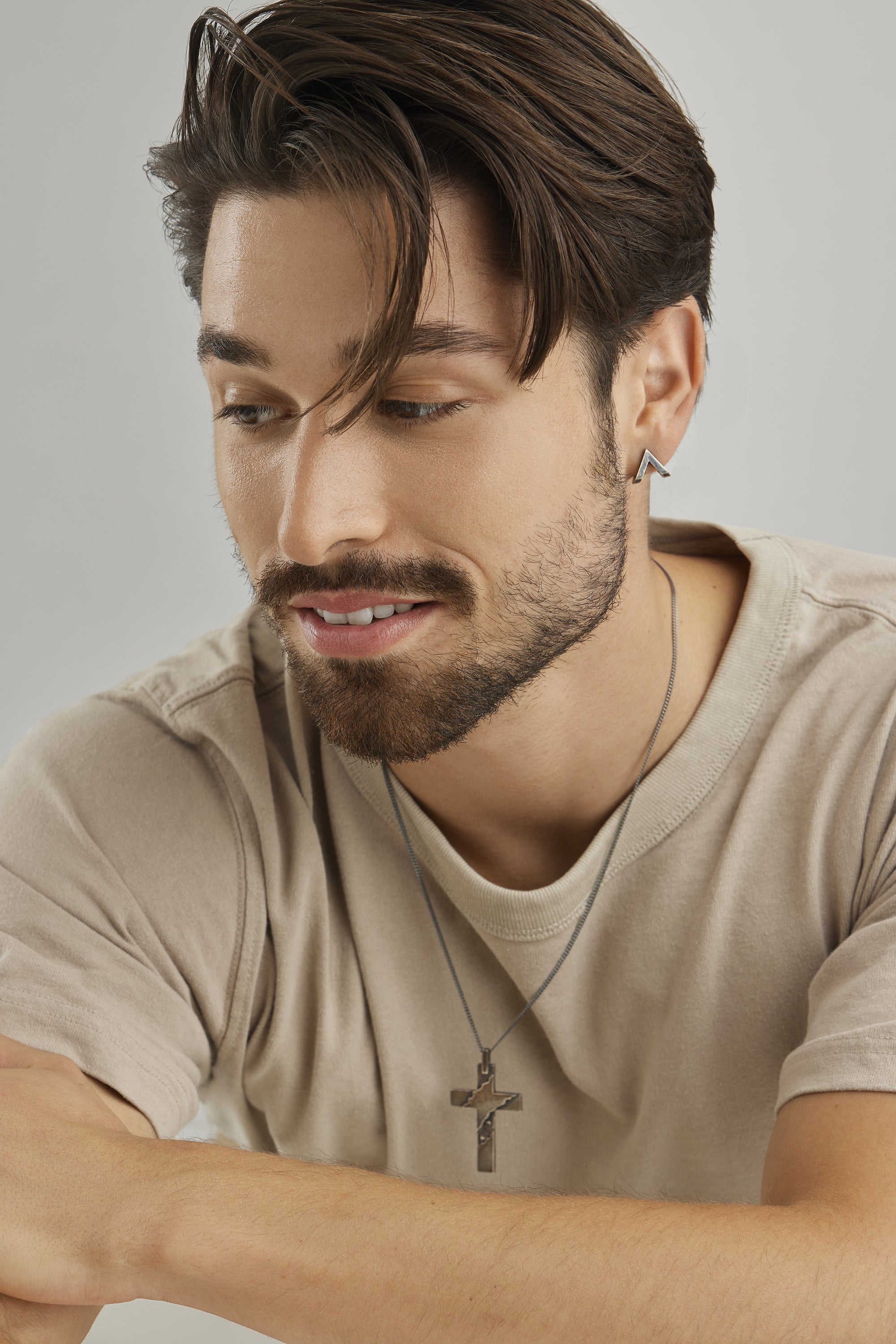 Single Ohrring Silber 925 rhodiniert oxidiert Dreieck