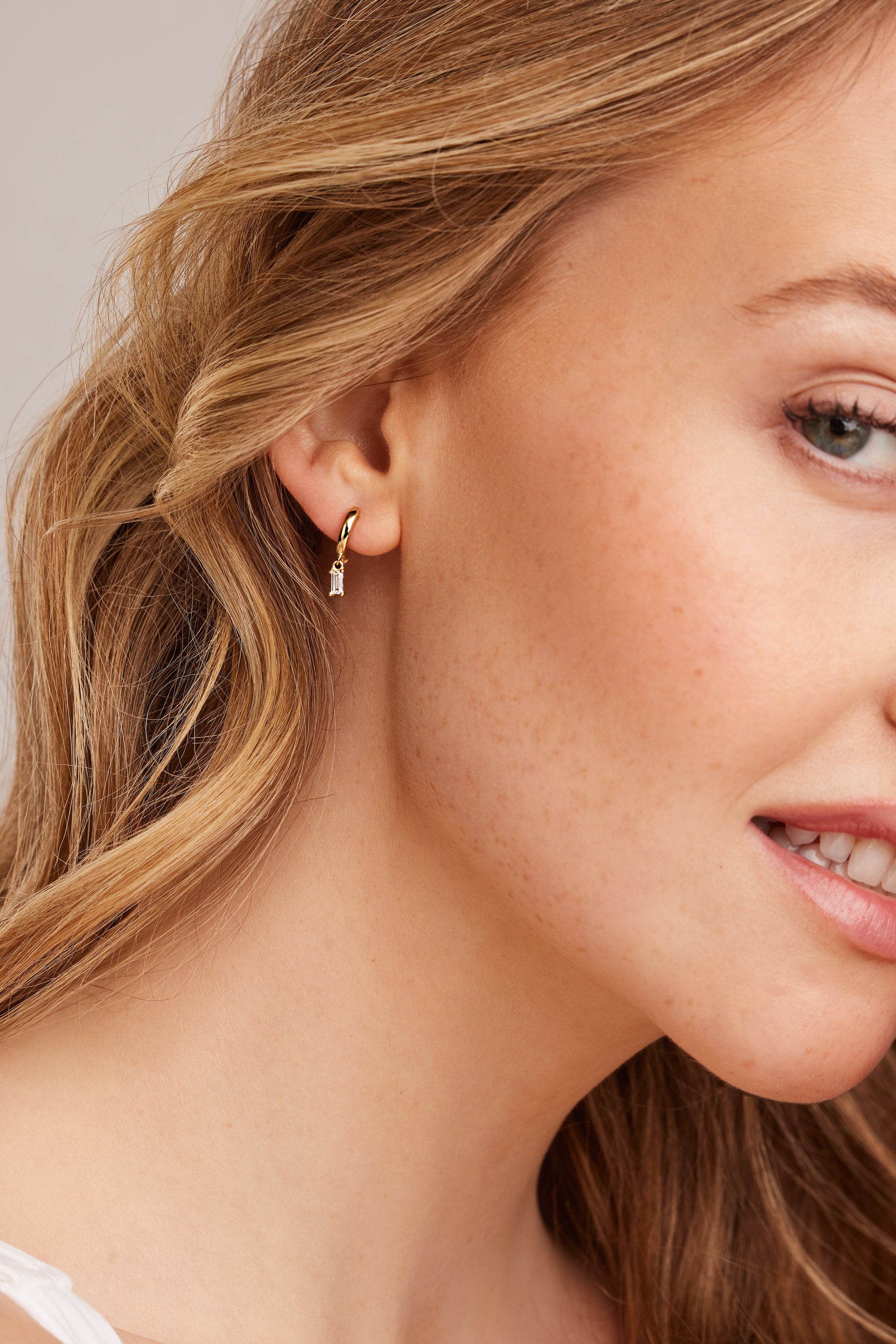 Creole 925 Sterling Silber vergoldet mit Zirkonia Baguette Anhänger