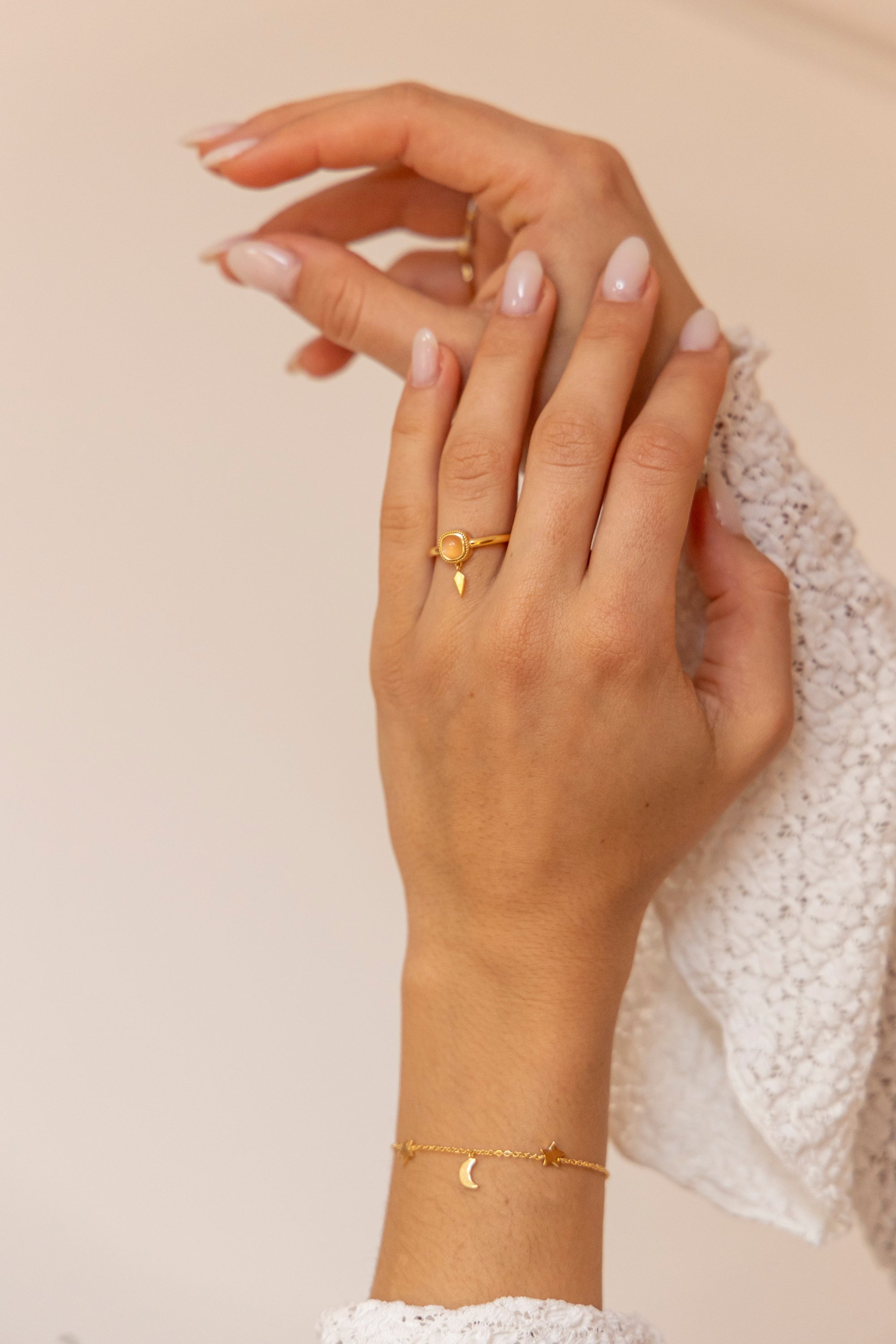 Ring 925 Silber vergoldet orange Mondstein